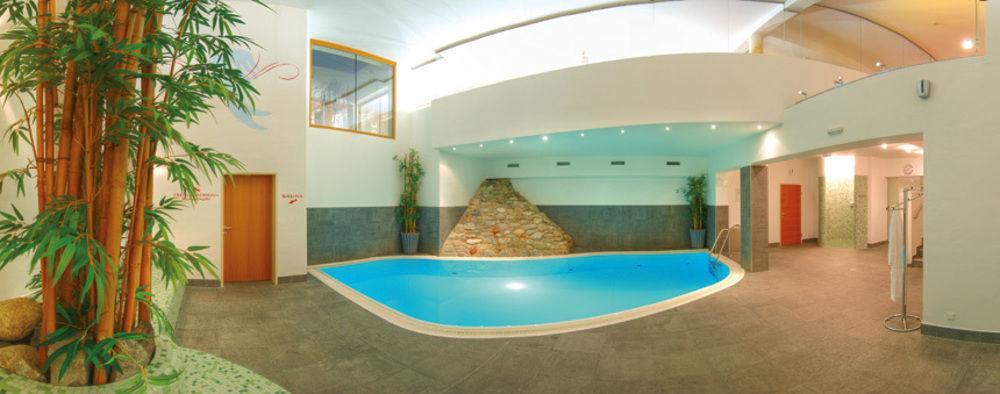 Hotel Badhaus ツェル アム ゼー エクステリア 写真