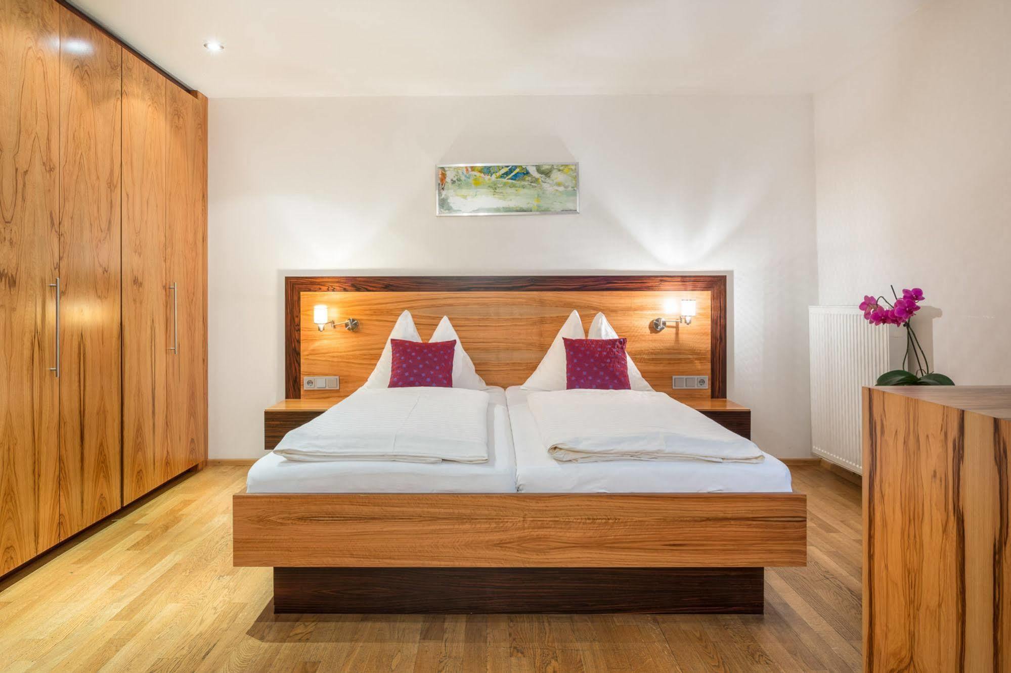 Hotel Badhaus ツェル アム ゼー エクステリア 写真